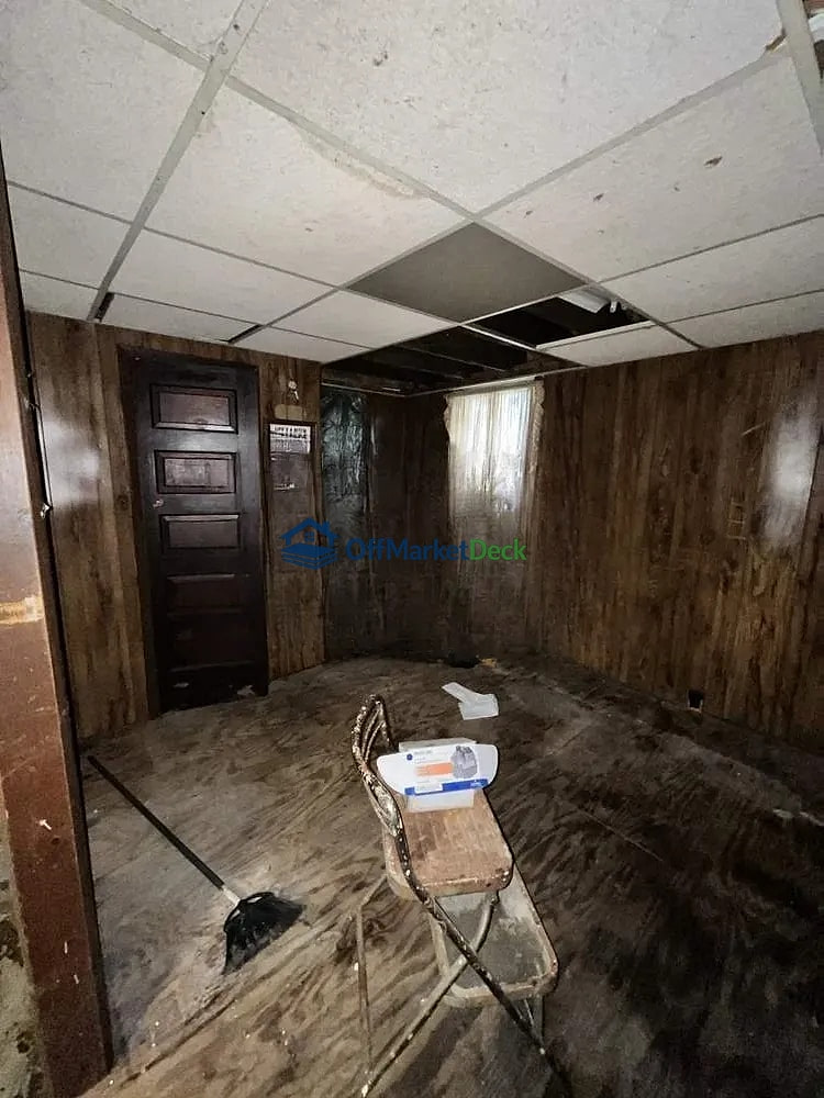 Off-market house in Port Huron, Michigan — 3 beds, 1 bath, $62,000 — photo 7 of 8