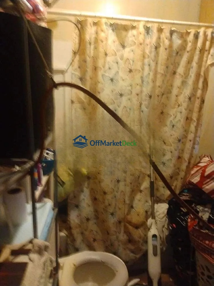 Off-market house in Marion, Indiana — 1 bed, 1 bath, $10,000 — photo 4 of 4