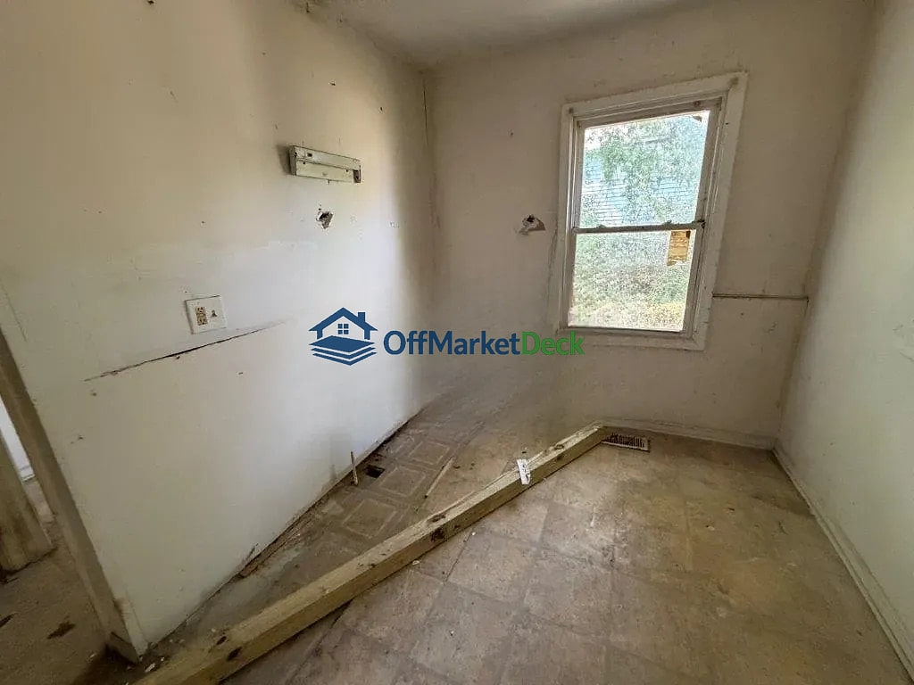 Off-market house in Cleveland, Ohio — 3 beds, 1 bath, $25,000 — photo 7 of 8