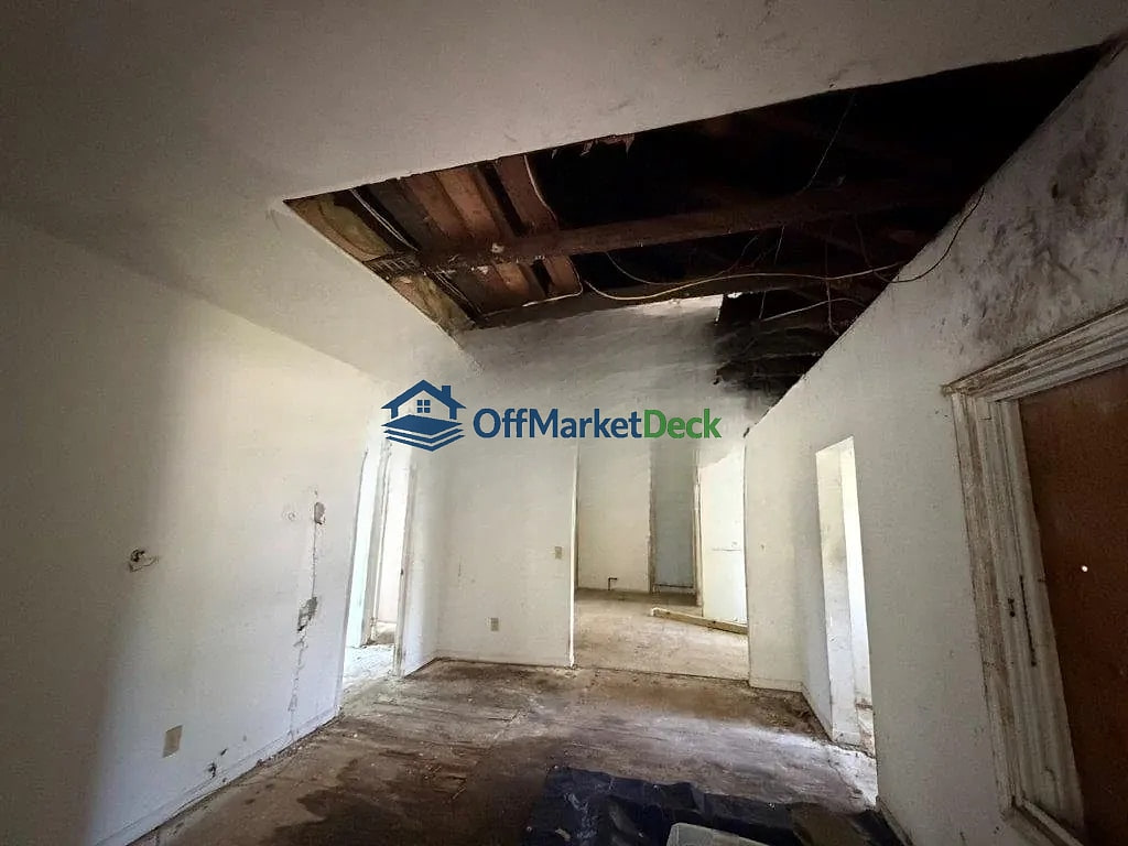 Off-market house in Cleveland, Ohio — 3 beds, 1 bath, $25,000 — photo 4 of 8