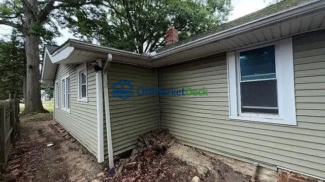 Off-market house in Wickliffe, Ohio — 3 beds, 2 baths, $50,000 — photo 4 of 8