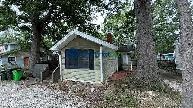 Off-market house in Wickliffe, Ohio — 3 beds, 2 baths, $50,000 — photo 2 of 8