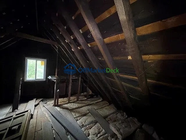 Off-market house in Cleveland, Ohio — 4 beds, 1 bath, $105,000 — photo 2 of 8