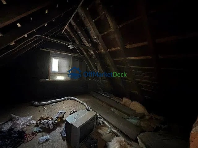 Off-market house in Cleveland, Ohio — 4 beds, 1 bath, $105,000 — photo 6 of 8