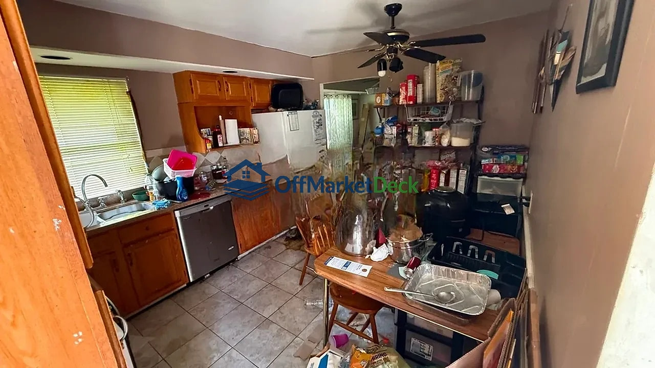 Off-market house in St. Louis, Missouri — 3 beds, 2.5 baths, $79,900 — photo 8 of 8