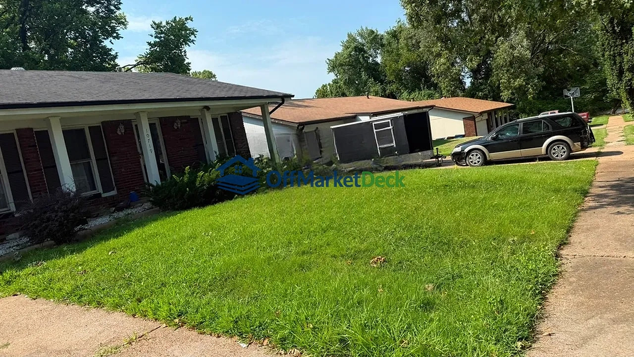Off-market house in St. Louis, Missouri — 3 beds, 2.5 baths, $79,900 — photo 5 of 8