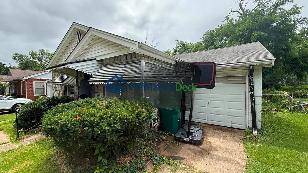 Off-market house in St. Louis, Missouri — 2 beds, 1 bath, $68,900 — photo 5 of 8
