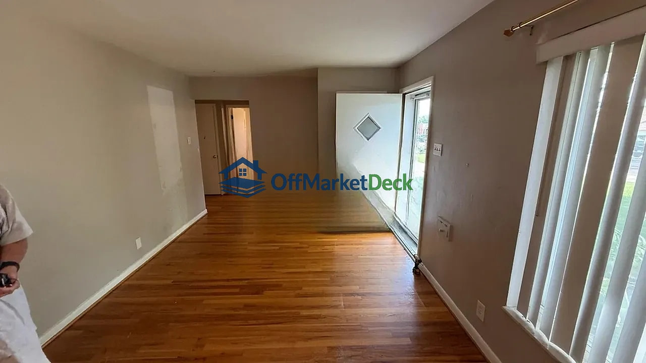 Off-market house in Affton, Missouri — 3 beds, 1.5 baths, $177,900 — photo 6 of 8