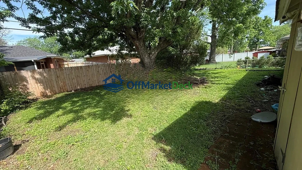 Off-market house in Affton, Missouri — 3 beds, 1.5 baths, $177,900 — photo 4 of 8