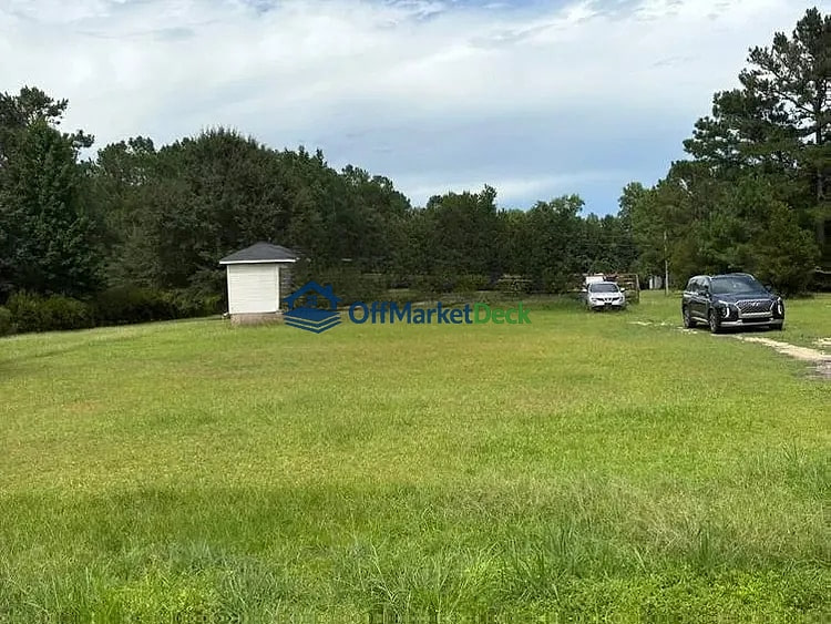 Off-market house in Burgaw, North Carolina — 3 beds, 2 baths, $145,600 — photo 8 of 8