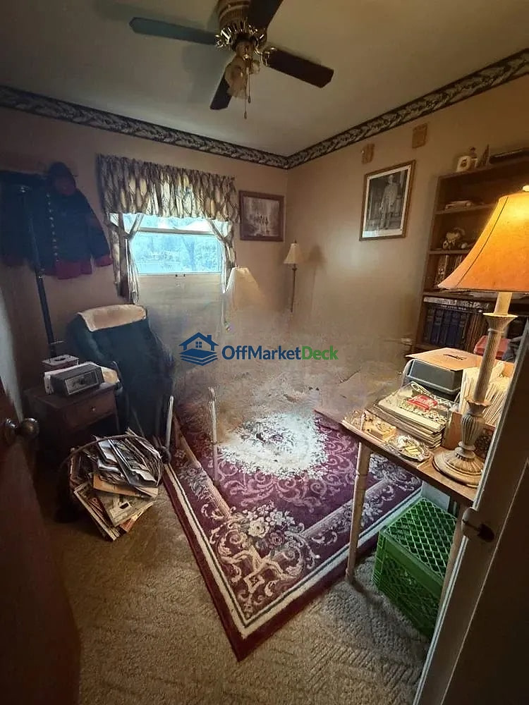 Off-market house in Lexington, Kentucky — 3 beds, 1 bath, $121,600 — photo 3 of 8