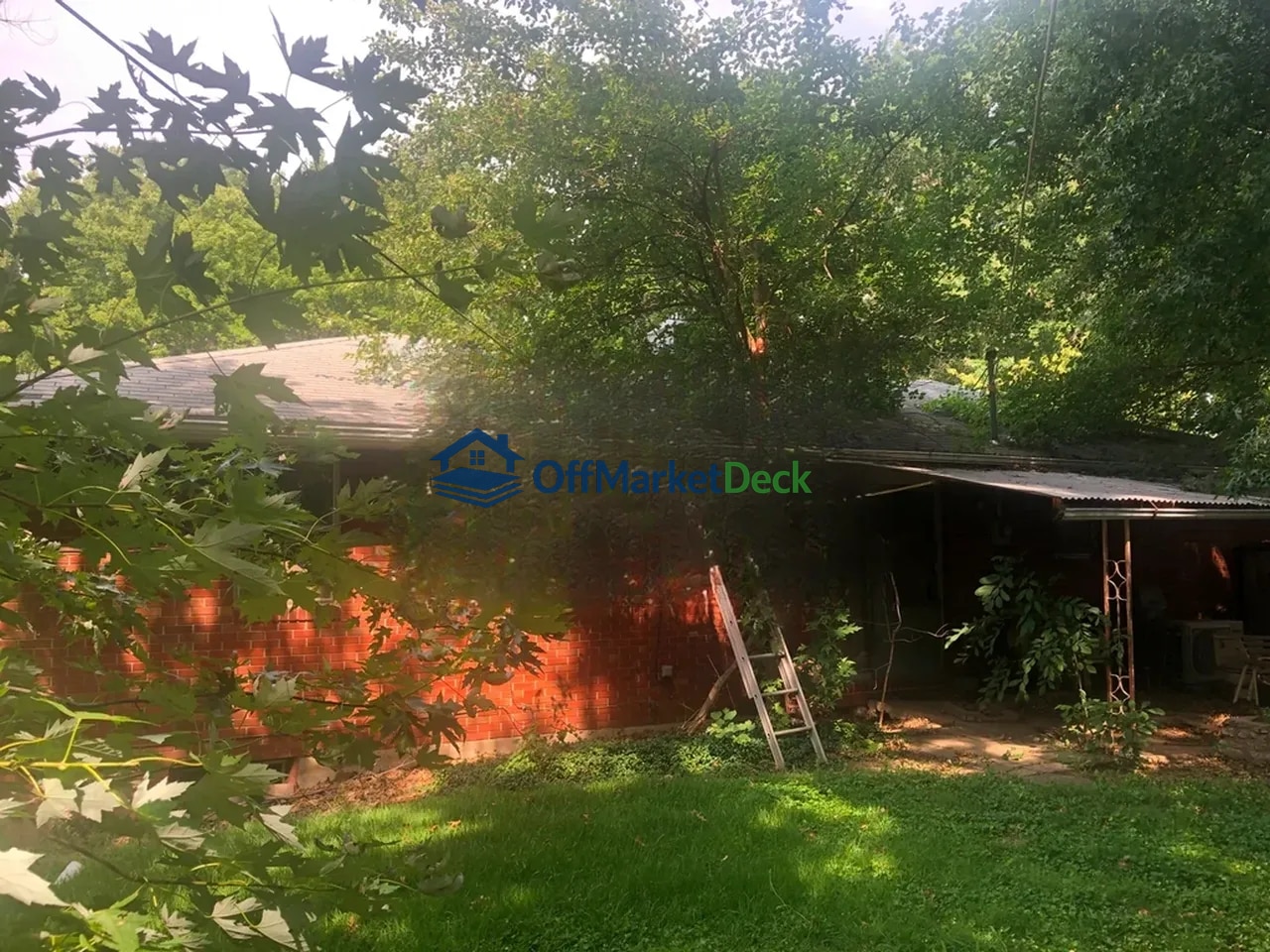 Off-market house in Independence, Missouri — 3 beds, 1.5 baths, $129,900 — photo 4 of 8