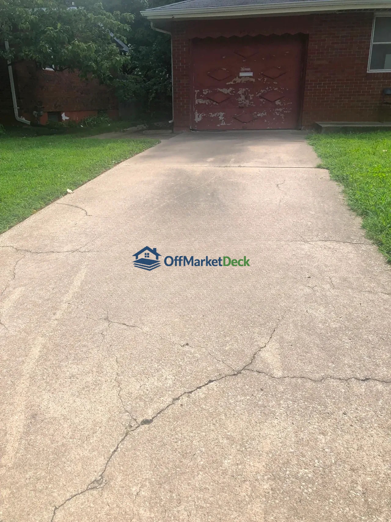Off-market house in Independence, Missouri — 3 beds, 1.5 baths, $129,900 — photo 6 of 8