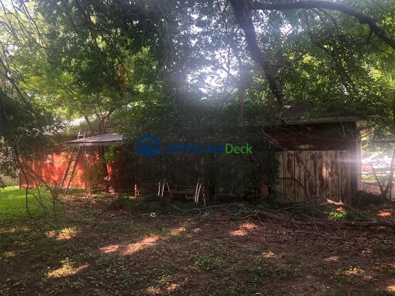 Off-market house in Independence, Missouri — 3 beds, 1.5 baths, $129,900 — photo 3 of 8