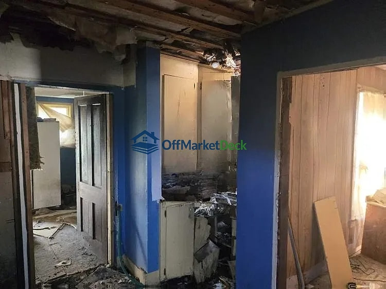 Off-market house in Marion, Kansas — 3 beds, 1 bath, $10,000 — photo 3 of 8