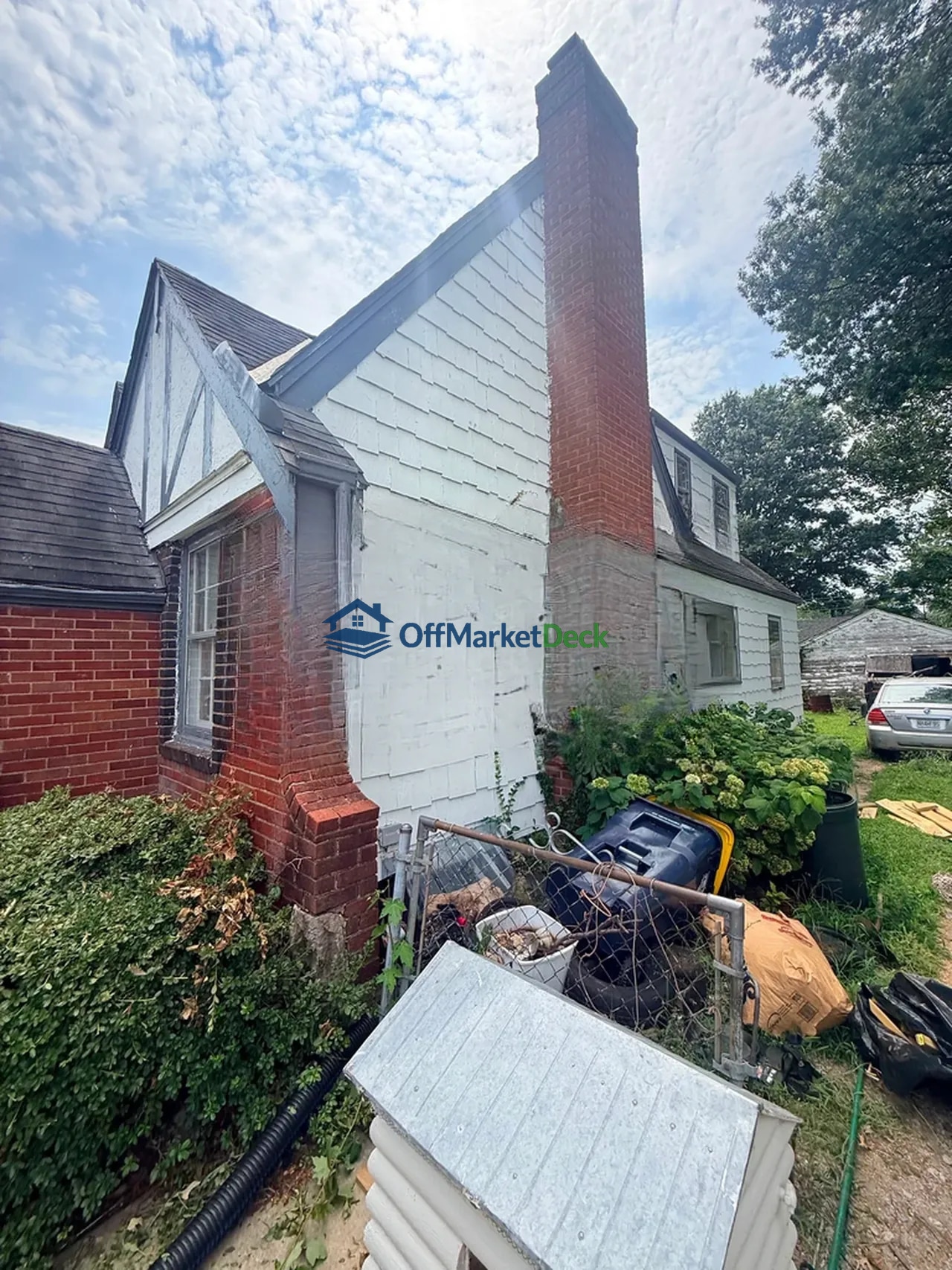Off-market house in Kansas City, Missouri — 3 beds, 1.5 baths, $89,900 — photo 2 of 8
