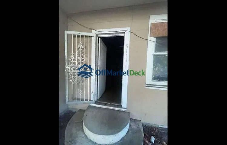 Off-market house in Blytheville, Arkansas — 3 beds, 1 bath, $15,000 — photo 3 of 8
