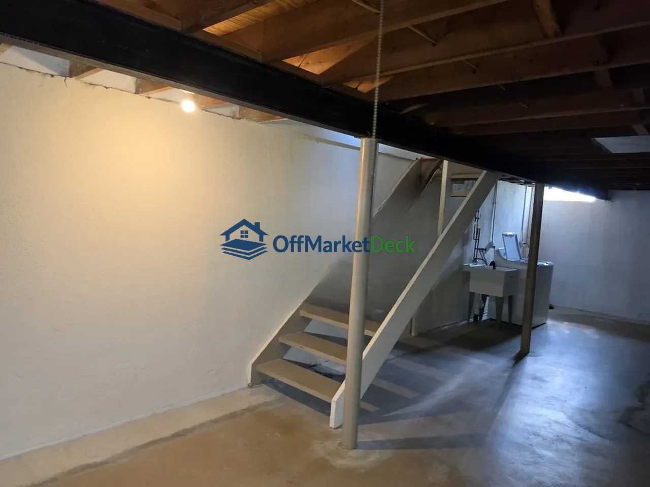 Off-market townhome in Warren, Michigan — 2 beds, 1.5 baths, $99,900 — photo 5 of 8