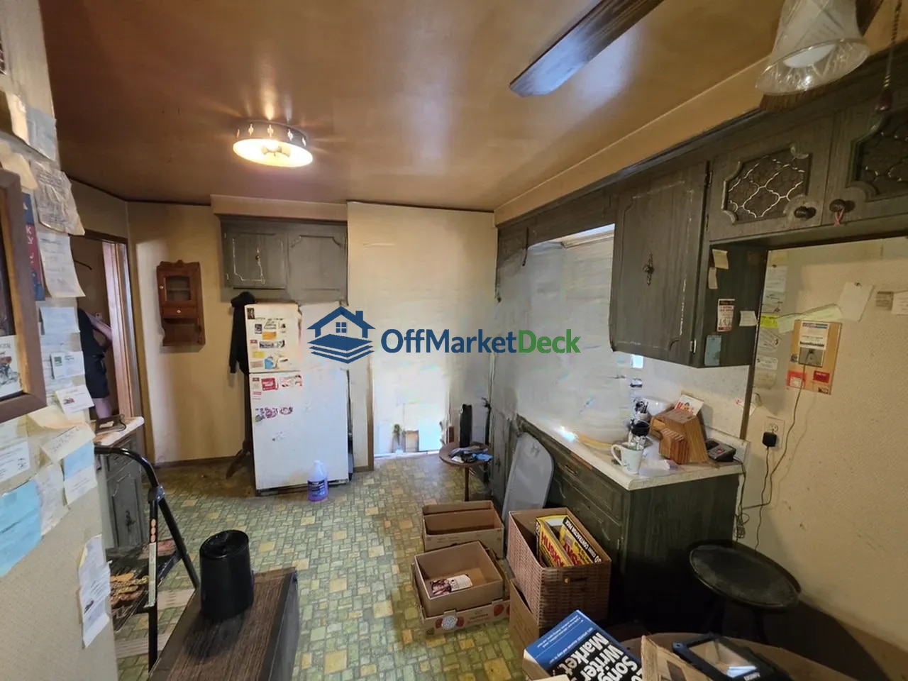 Off-market house in Eastpointe, Michigan — 3 beds, 1 bath, $79,900 — photo 6 of 8