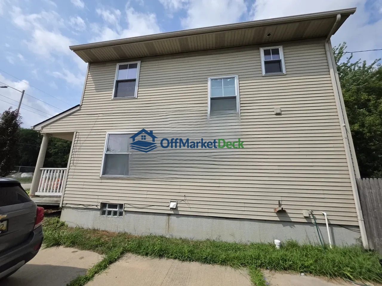 Off-market house in Pontiac, Michigan — 3 beds, 2 baths, $94,900 — photo 3 of 8