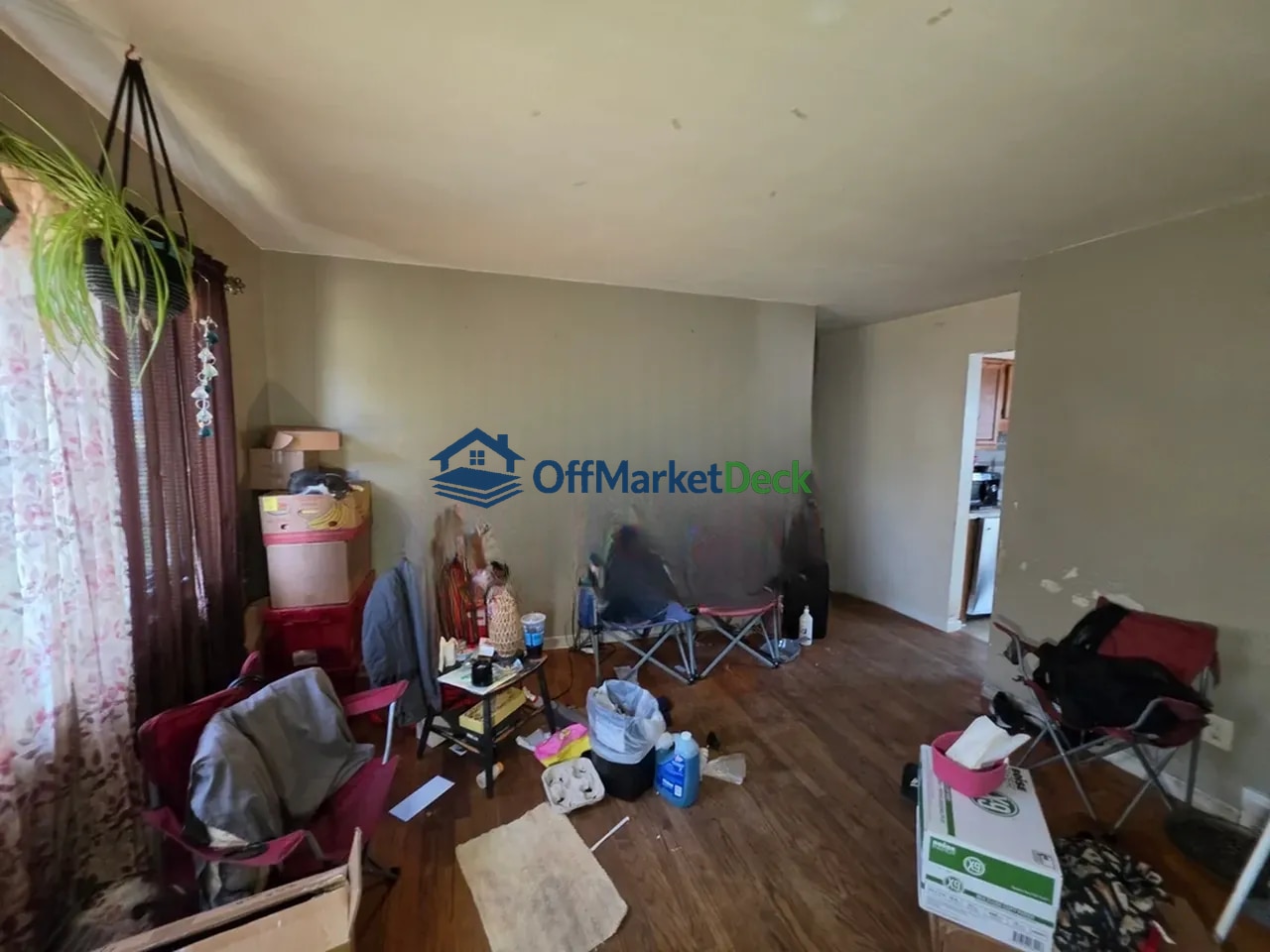 Off-market house in Wayne, Michigan — 3 beds, 1 bath, $144,900 — photo 6 of 8