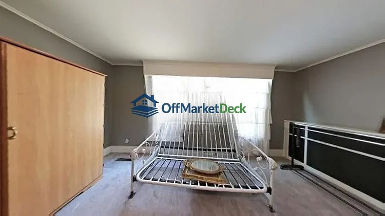 Off-market house in Fort Scott, Kansas — 5 beds, 3 baths, $97,000 — photo 8 of 8