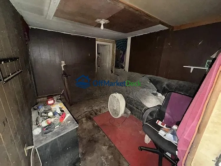 Off-market house in Burlington, North Carolina — 3 beds, 1 bath, $62,500 — photo 3 of 8