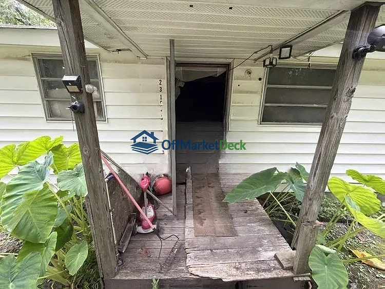 Off-market house in Burlington, North Carolina — 3 beds, 1 bath, $62,500 — photo 2 of 8