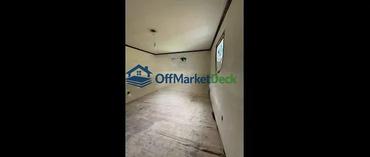 Off-market house in Clendenin, West Virginia — 2 beds, 1 bath, $47,100 — photo 5 of 8