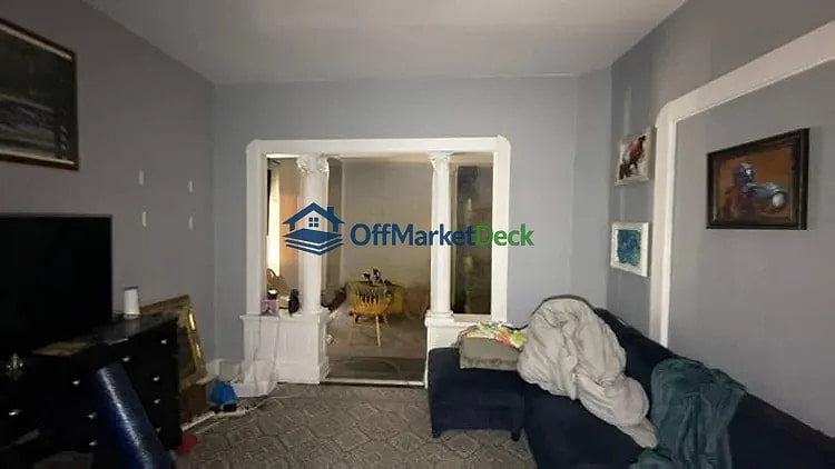 Off-market house in Indianapolis, Indiana — 2 beds, 1 bath, $79,990 — photo 3 of 8
