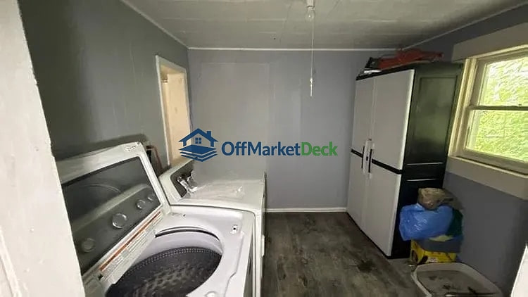 Off-market house in Indianapolis, Indiana — 2 beds, 1 bath, $79,990 — photo 7 of 8