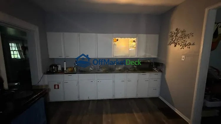 Off-market house in Indianapolis, Indiana — 2 beds, 1 bath, $79,990 — photo 6 of 8