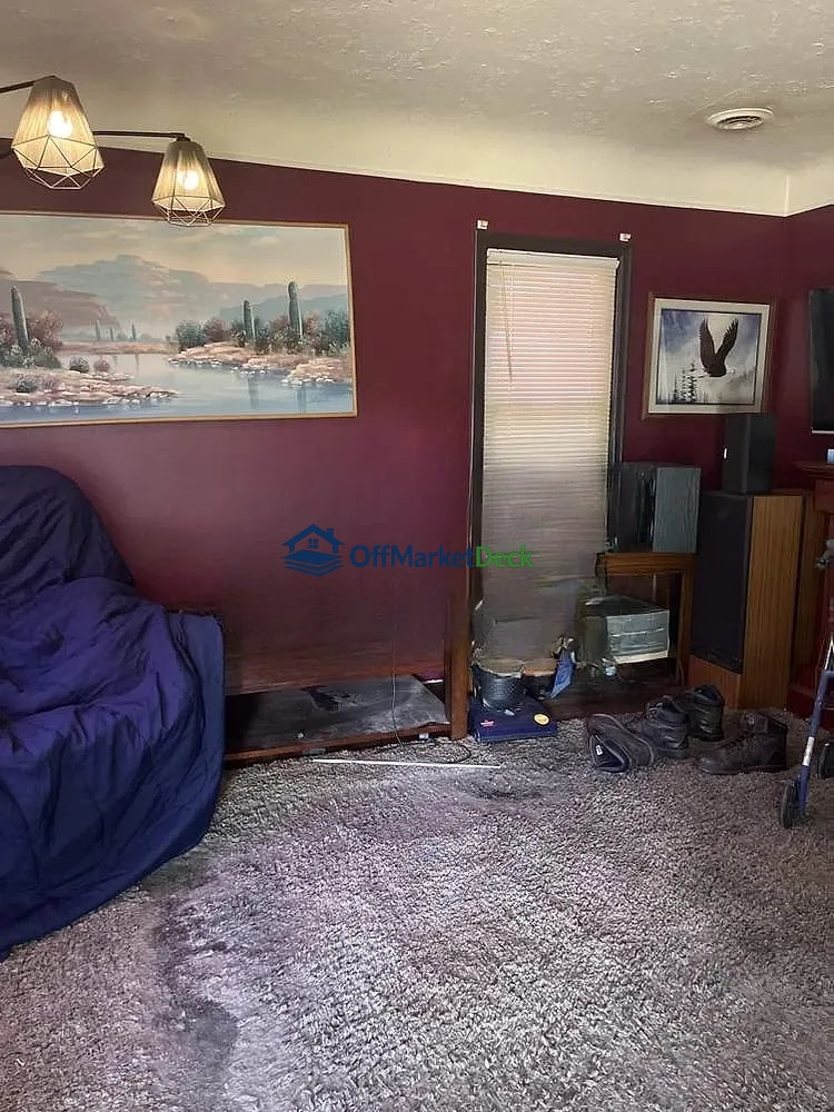Off-market house in Dearborn Heights, Michigan — 3 beds, 1 bath, $69,350 — photo 2 of 8