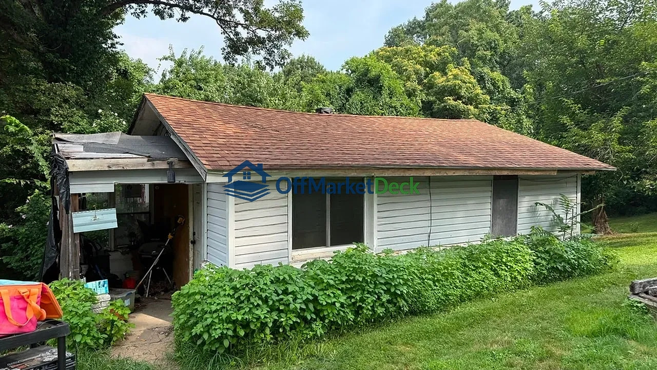 Off-market house in High Ridge, Missouri — 3 beds, 1 bath, $93,900 — photo 3 of 8