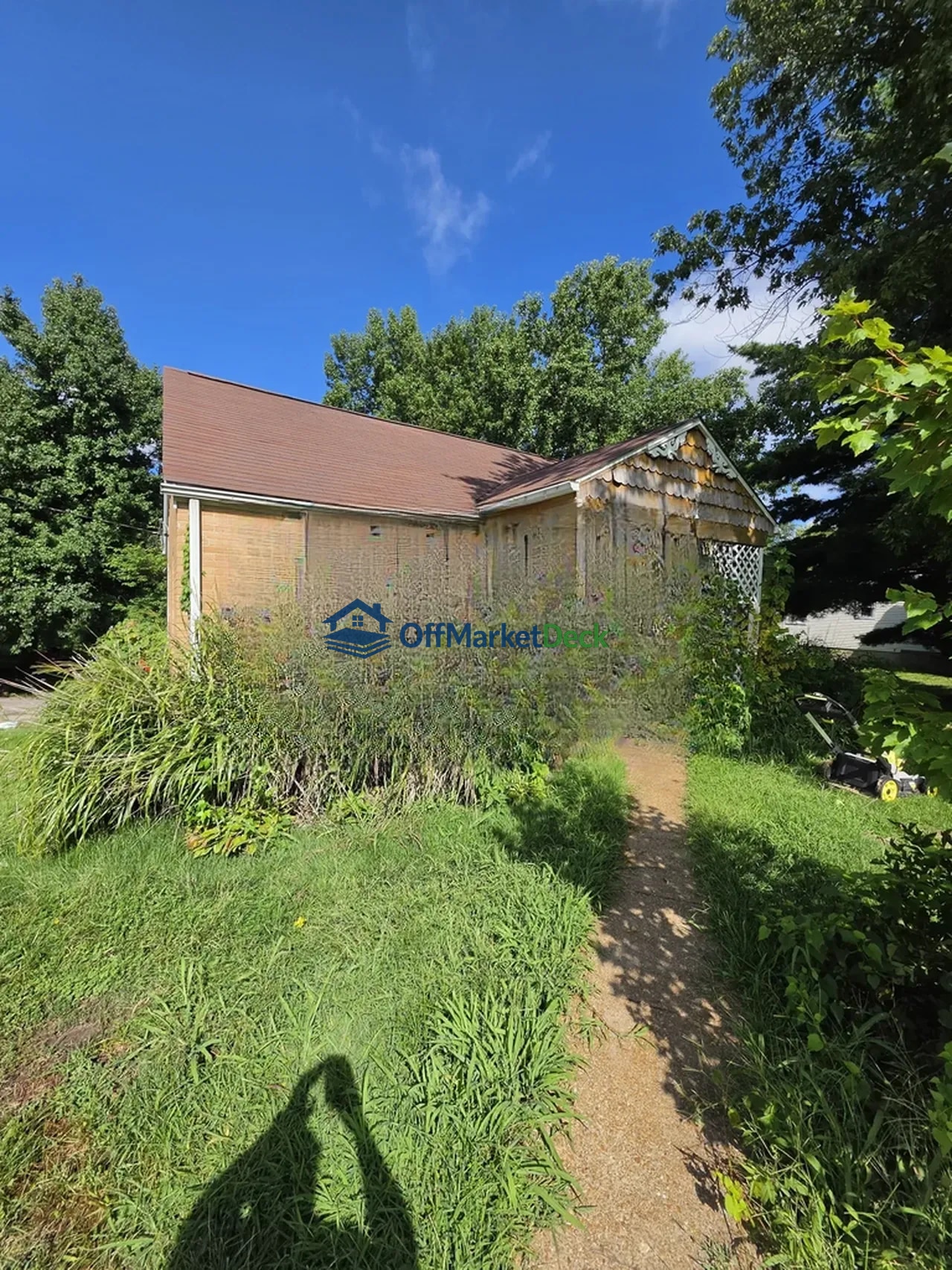 Off-market house in St. Louis, Missouri — 2 beds, 2 baths, $189,900