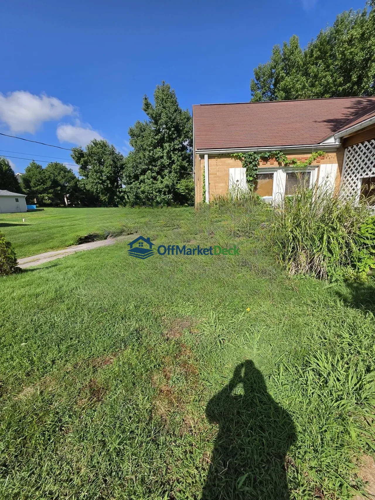 Off-market house in St. Louis, Missouri — 2 beds, 2 baths, $189,900 — photo 5 of 8