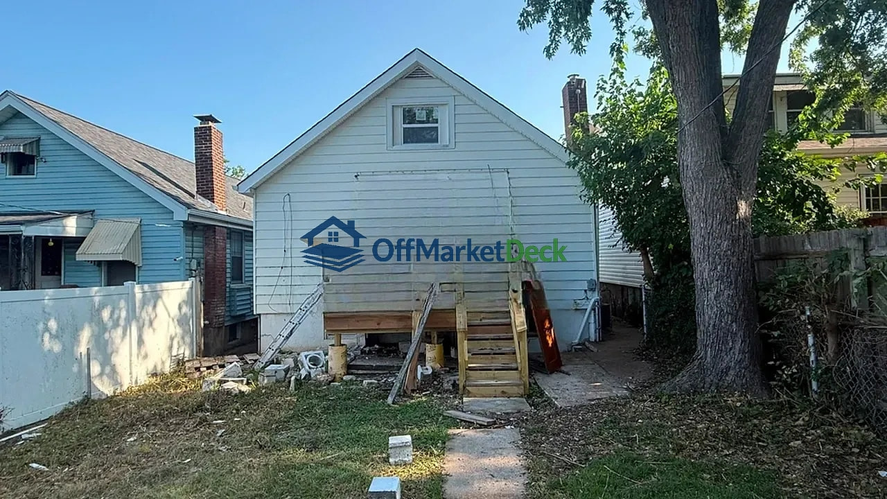 Off-market house in St. Louis, Missouri — 2 beds, 1 bath, $164,900 — photo 2 of 8