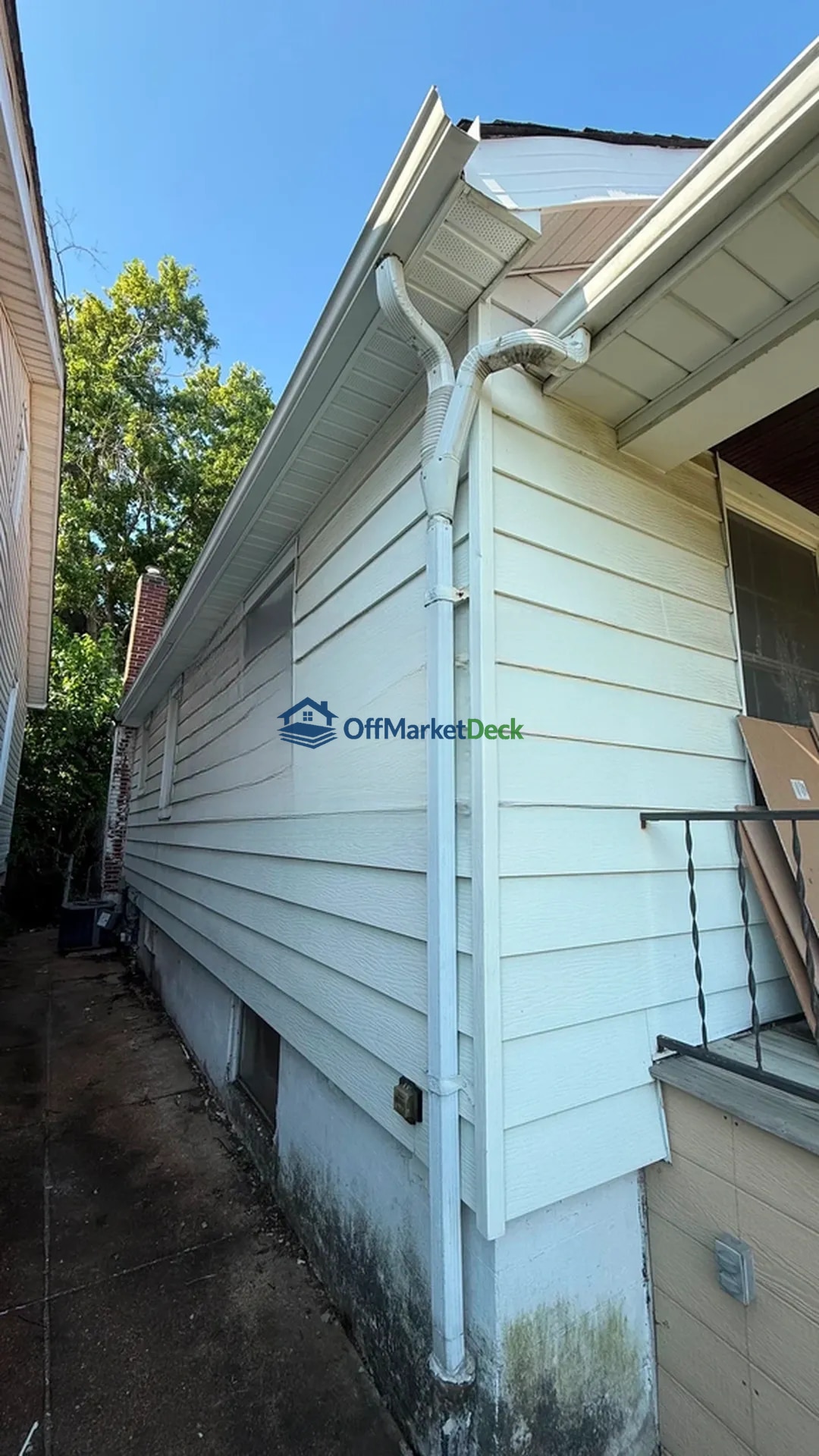 Off-market house in St. Louis, Missouri — 2 beds, 1 bath, $164,900 — photo 4 of 8