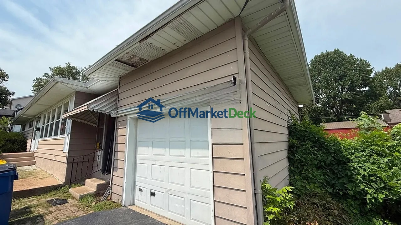 Off-market house in Festus, Missouri — 3 beds, 1 bath, $139,900 — photo 4 of 8