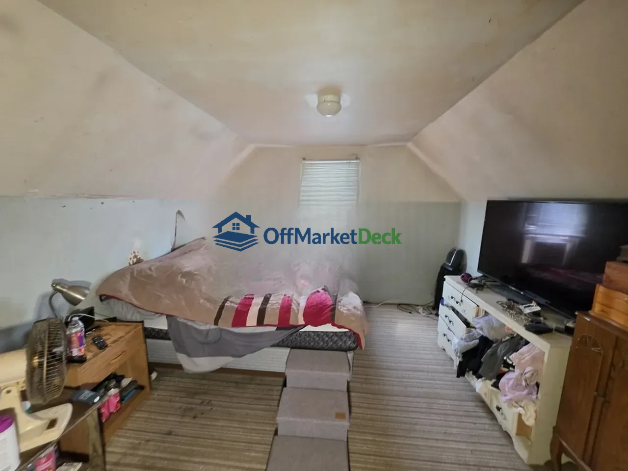 Off-market house in Roseville, Michigan — 3 beds, 1.5 baths, $104,900 — photo 6 of 8