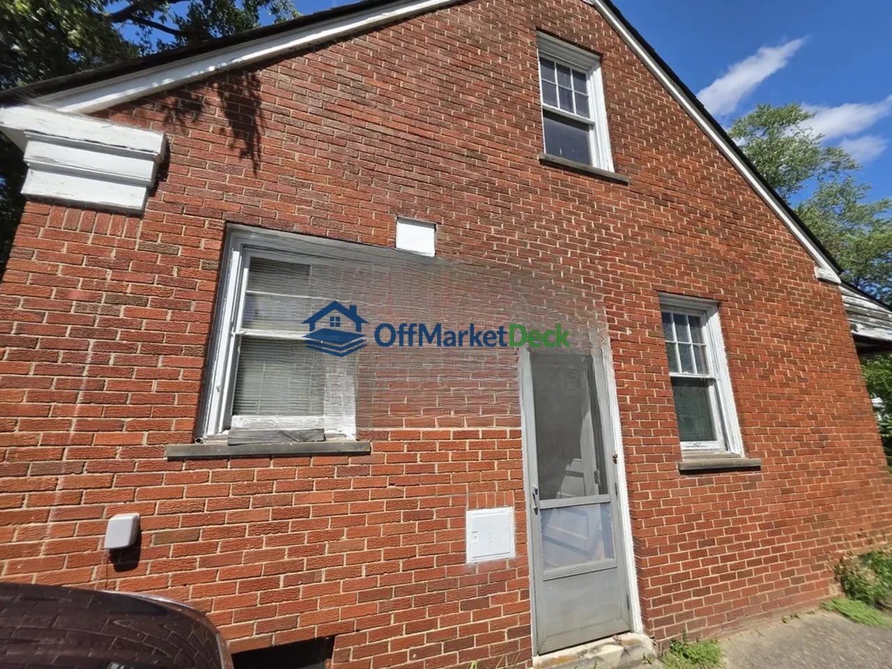 Off-market house in Wayne County, Michigan — 3 beds, 1 bath, $84,900 — photo 4 of 8