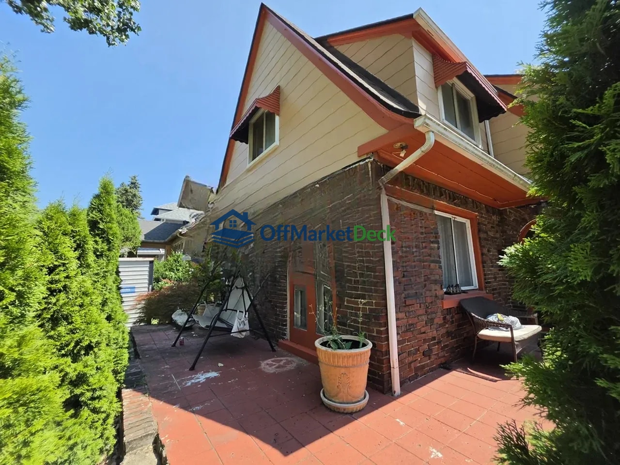 Off-market house in Detroit, Michigan — 3 beds, 1.5 baths, $54,900 — photo 4 of 8