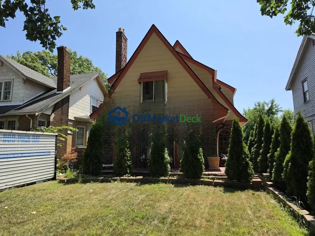 Off-market house in Detroit, Michigan — 3 beds, 1.5 baths, $54,900 — photo 2 of 8