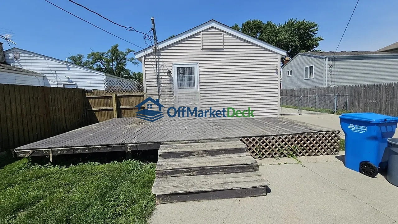 Off-market house in Madison Heights, Michigan — 2 beds, 1 bath, $139,900 — photo 3 of 8