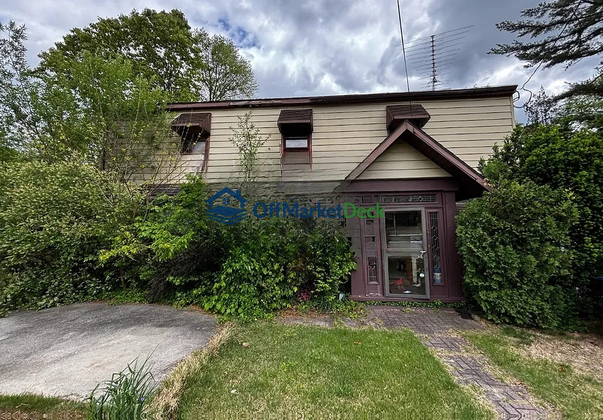 Off-market house in Lindenwold, New Jersey — 3 beds, 2 baths, $220,000