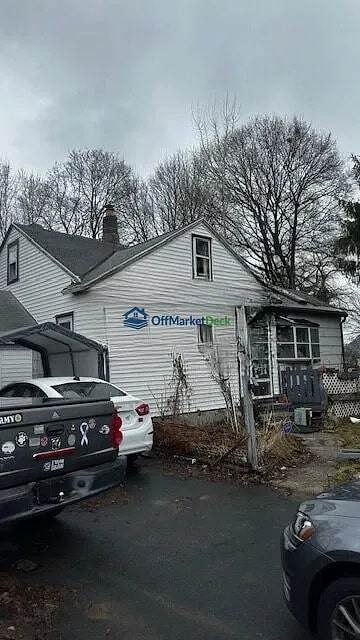 Off-market house in Rochester, New York — 3 beds, 1 bath, $79,900 — photo 4 of 8
