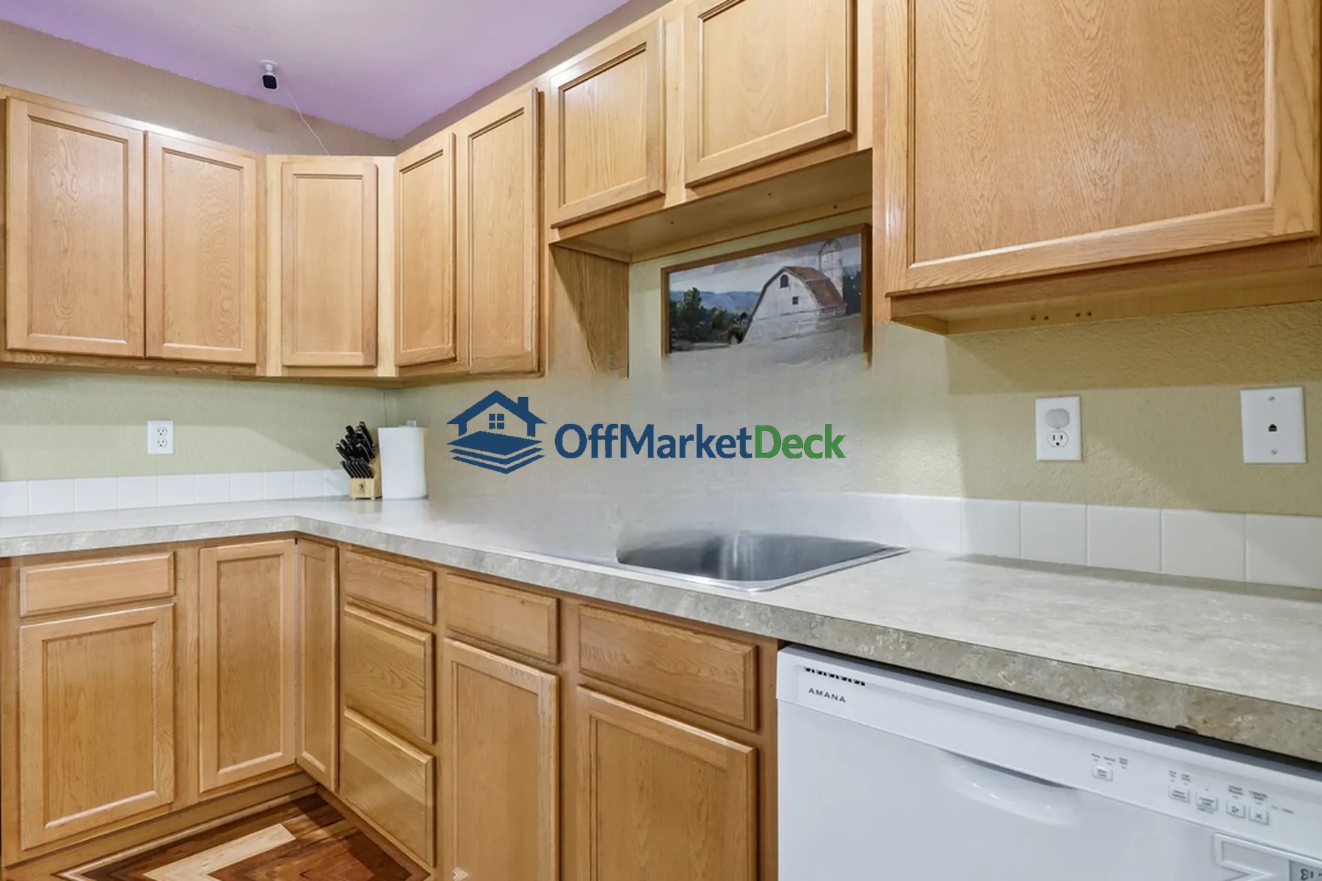 Off-market townhome in Casper, Wyoming — 3 beds, 2.5 baths, $285,000 — photo 2 of 8