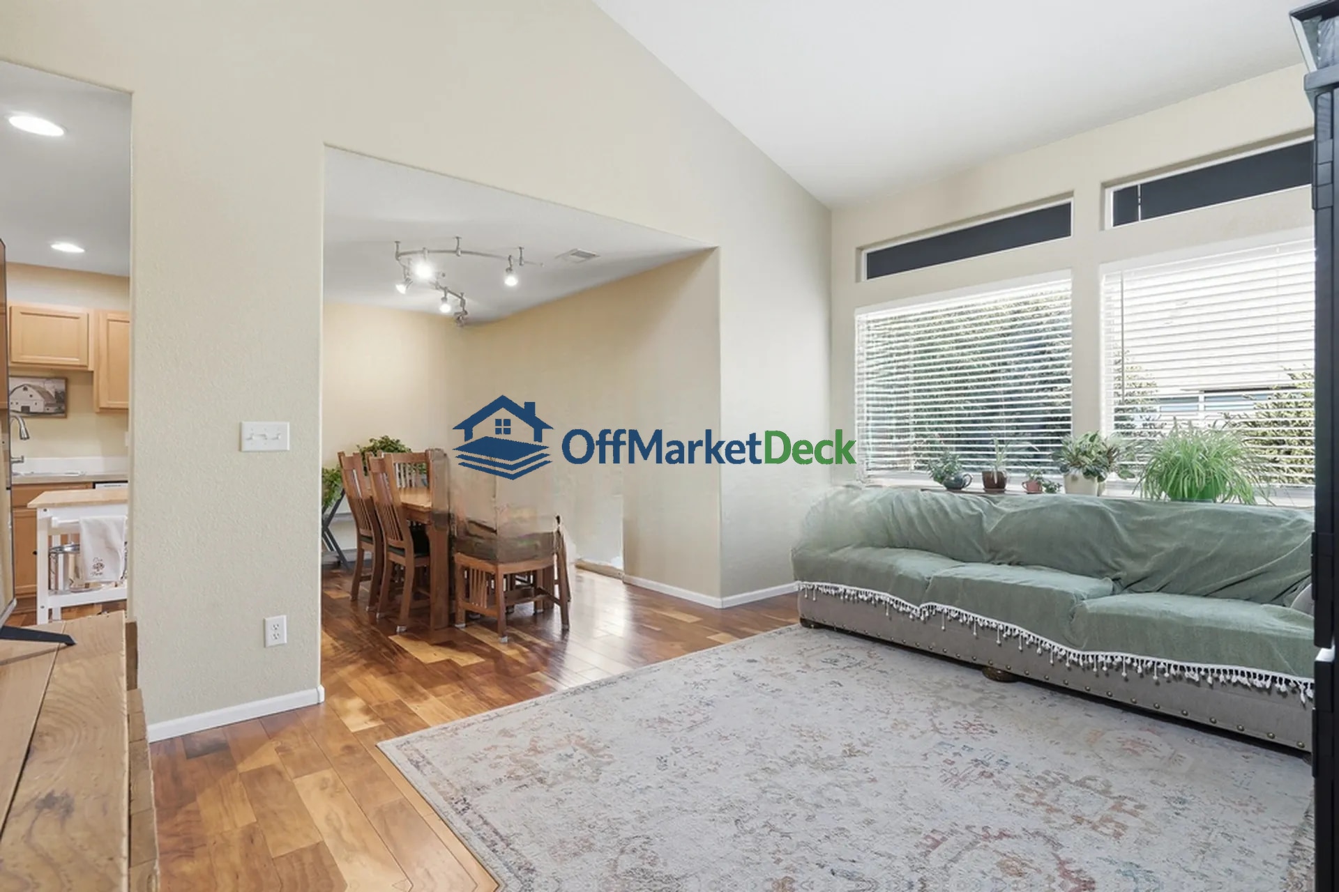 Off-market townhome in Casper, Wyoming — 3 beds, 2.5 baths, $285,000 — photo 7 of 8