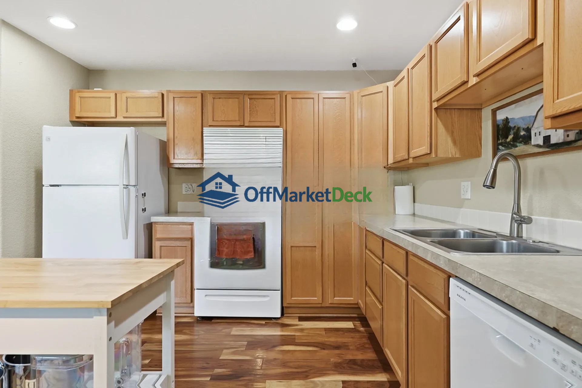 Off-market townhome in Casper, Wyoming — 3 beds, 2.5 baths, $285,000 — photo 5 of 8