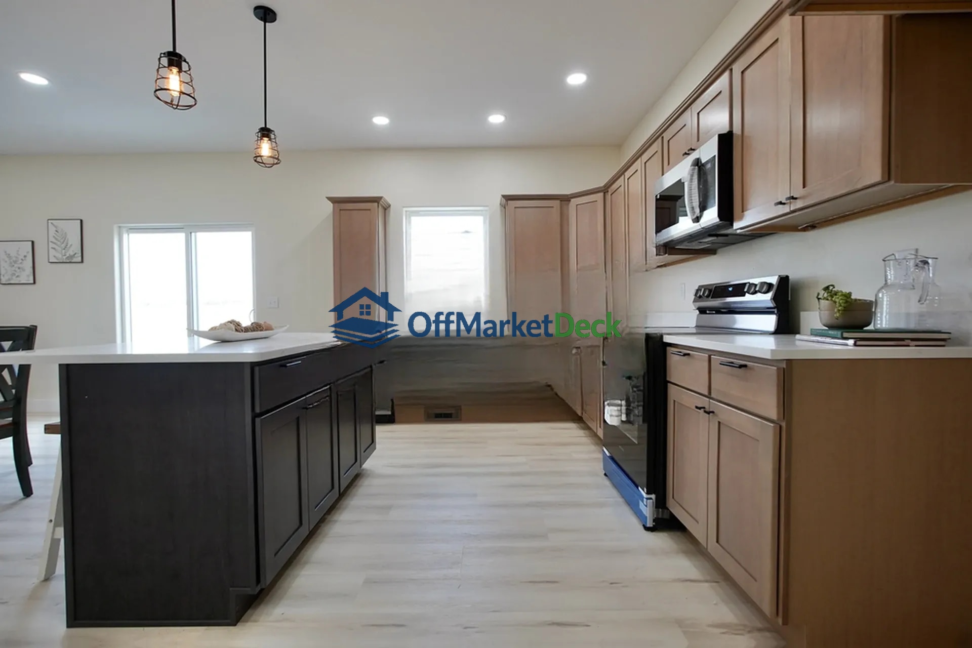 Off-market house in Casper, Wyoming — 3 beds, 2.5 baths, $525,000 — photo 7 of 8